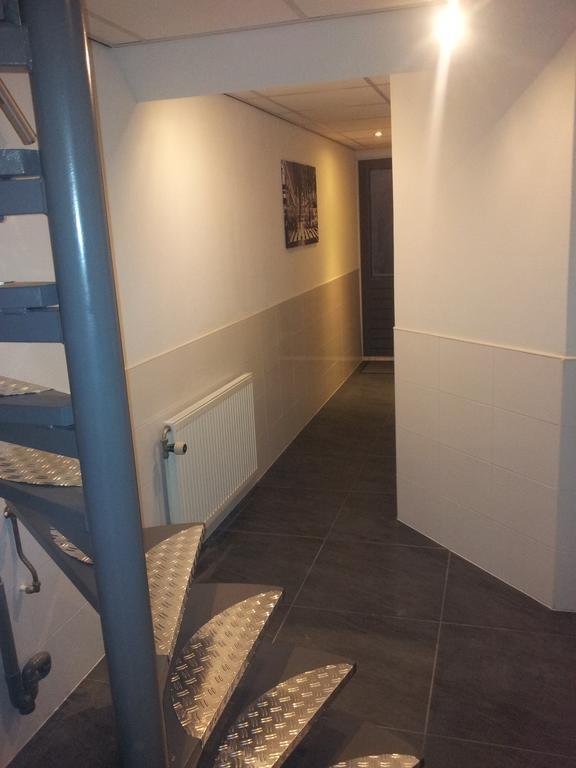 Bed & Kitchen Den Oever Ruang foto